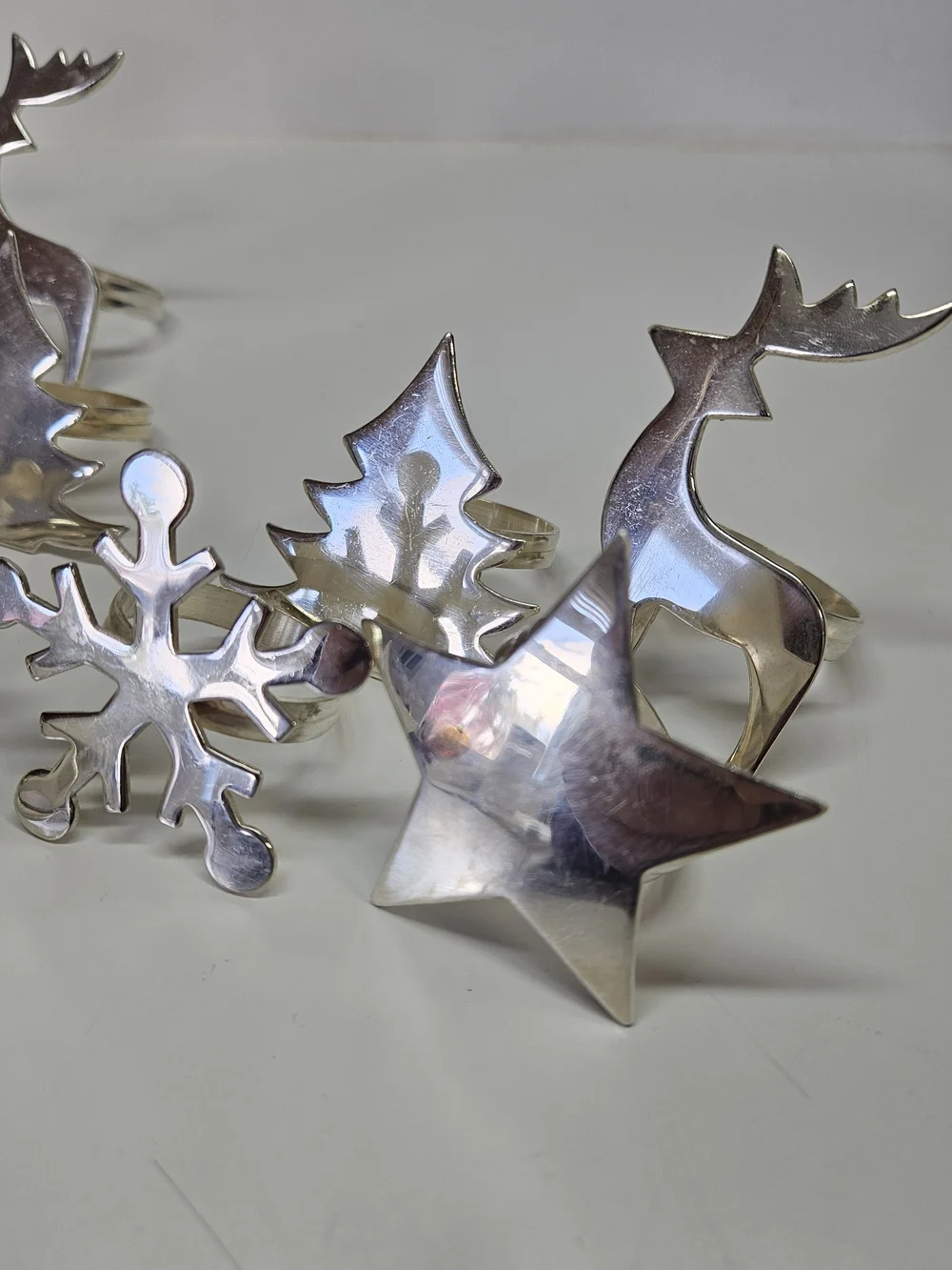 Pier 1 Imports Silver Tone Holiday Napkin Rings Set 16 Reindeer Star Snowflake